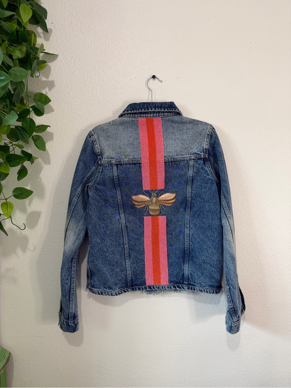 Trigger Embroidered Beaded Bee Denim Jean Jacket L Statement Art Wear - Picture 3 of 13
